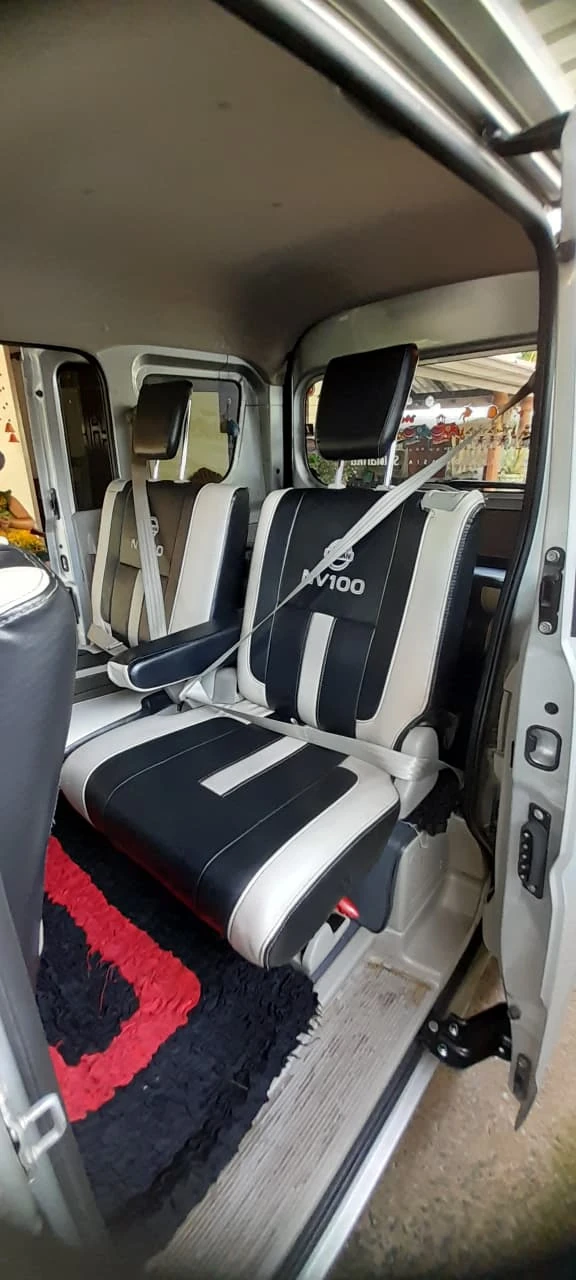 Nissan Clipper Mini Van